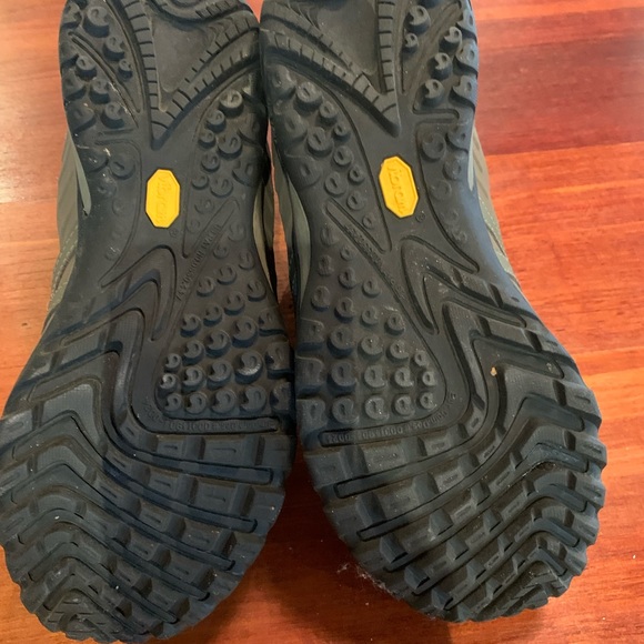 Merrell Hiking Shoes - Picture 2 of 4